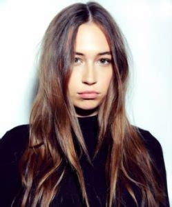 Elsie Hewitt Benny Blanco, Wiki, Age, Accent,